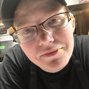 Meet your Posher, Devin